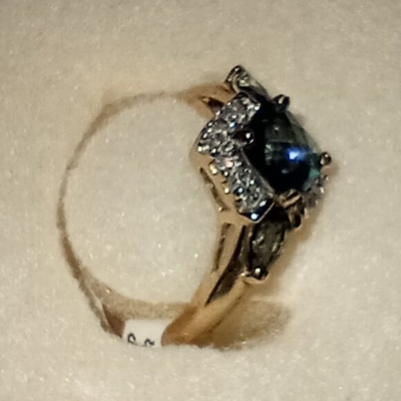LAST ONE - 10Kt Yellow Gold Topaz and Diamond Ring - Picture 3 of 7